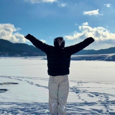 a_ueda24's profile picture. 好きな人、好きな物に囲まれて、好きなことやって、 自由を生きよう。ゆるゆるタイムが大好物。あと、くじらがとても好き。Greenな魔女を目指してる。自己紹介が苦手なライフ・キャリアコーチ。強みを見つけたい人、なんだか生きづらいと感じてる人声かけてください。無言フォロー、メンション、DMお気遣いなく！