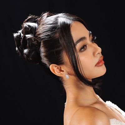 vvjin_'s profile picture. only for her — @vivoree since 2k16 ✨ #Vliever