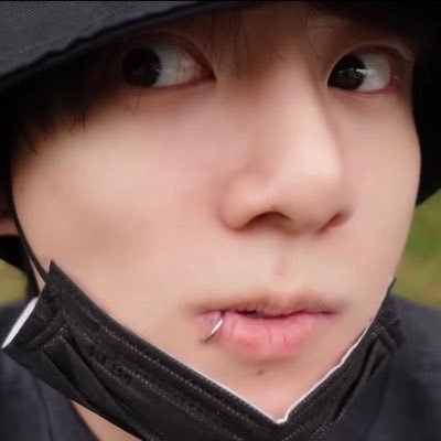 mygdisco's profile picture. ⠀ ⠀ ⠀ ⠀ ⠀ ⠀ ⠀ gatos, livros, nana & bts ★