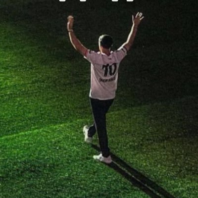 BarKara36474239's profile picture. Beşiktaş şampiyon olana kadar her gün Beşiktaş’ın hezimete uğradığı maçları paylaşıyorum