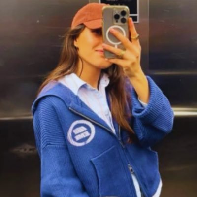 hayleswells's profile picture. 