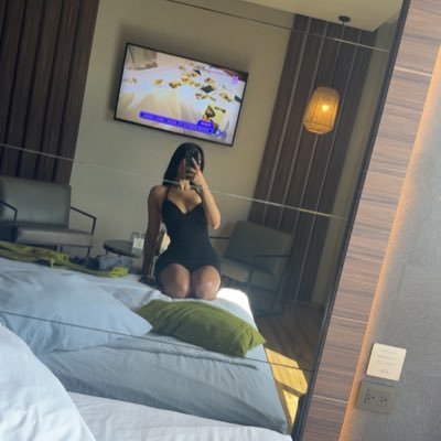 YasmineB85908's profile picture. Hola, soy Yass y estoy lista para consentirte 🫶📲. https://t.co/CHlQGxpZC2  https://t.co/J8bi2uHZgy