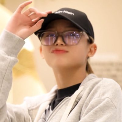 v01sual's profile picture. gwenaiah's defense attorney writing for bini
