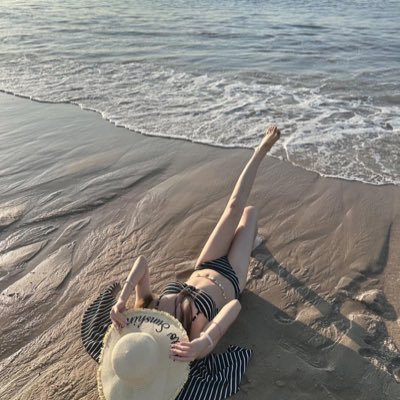PortoLeka's profile picture. Making magic in the madness
