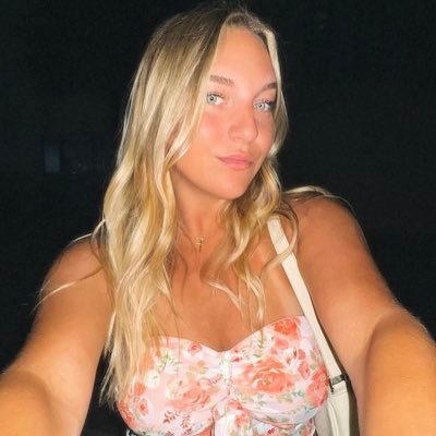 niclucylife's profile picture. this girl just loves God, non-toxic products, and having fun in the sun 🌞🥩🫐🇺🇸🥛🐄