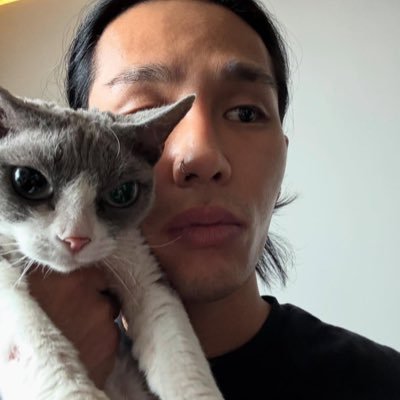 lojeviv757's profile picture. 
