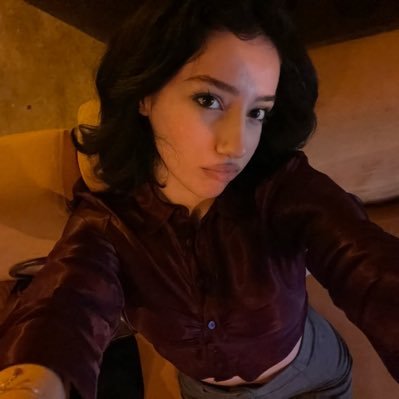 worldlenore's profile picture. 
