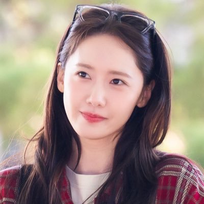 swiftyoong's profile picture. taylor swift; yoona; NJZ; le sserafim