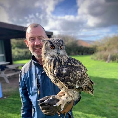 metalheron's profile picture. New Grandad 🥰
Love Cats. Hate Wasps! Eurovision attendee. Socialist. Chef. National radio features. Gardener. Reading F.C. Instagram jasonw00ds