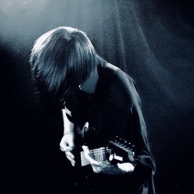 t_q_km's profile picture. @stray_in_nebula Guitar