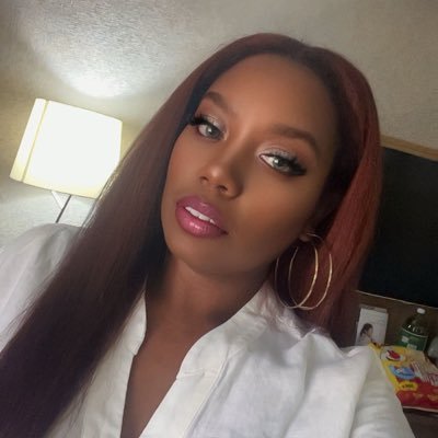 Diiamondzs's profile picture. Life’s pretty sweet ᥫ᭡。