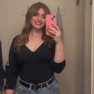 dani_gulley's profile picture. 