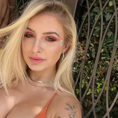 joyp84547's profile picture. 