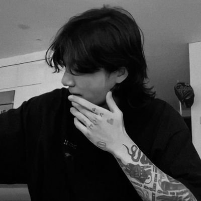 juuluvs's profile picture. 11:11 — ♡心臓 💌
you are a love I never had.