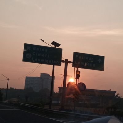 eighteenfourtwo's profile picture. 🩷💜🩵