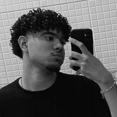 wjzzv_'s profile picture. foda né