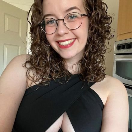 HelenKatie30251's profile picture. 