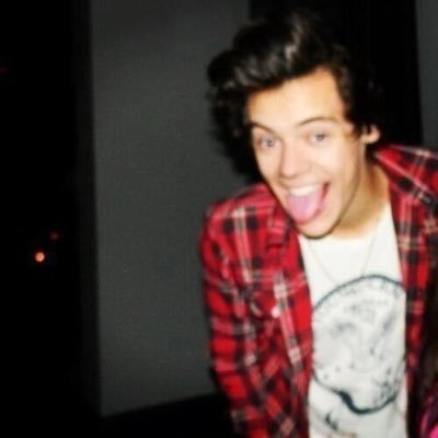 louisxtomlinsoX's profile picture. just a mentally ill fangirl :)