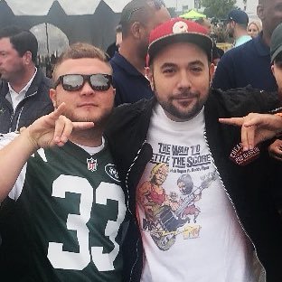 Hovi___'s profile picture. If you charge for plays you’re a loser. If you pay for plays you’re an idiot. #QGTM #KnicksTape