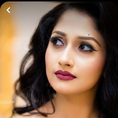 zarnish_gul92's profile picture. Proud Pakistani