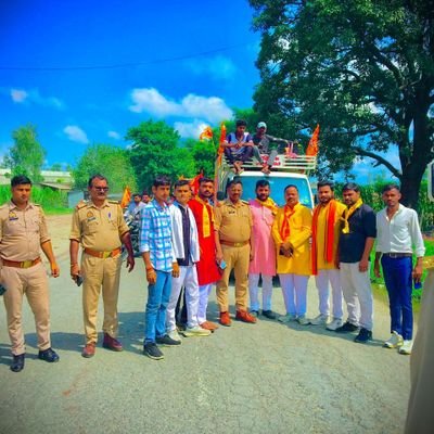 SrijalShukla6's profile picture. जिला गौ सेवा आरएसएस 🚩🚩🚩🚩
तहसील अध्यक्ष राष्ट्रीय गौ रक्षक संघ उतर प्रदेश 
गौमाता, नारी रक्षा, देश धर्म रक्षा के लिए मर सकता हू मार  भी सकता हू