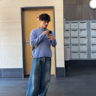 kzzy002's profile picture. 