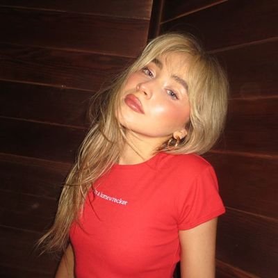 girltaaron's profile picture. aaron saved me from ophelia's fate ˑ ִ