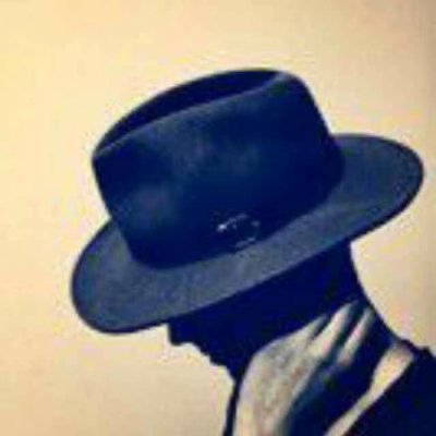 tavkeerkhan5's profile picture. 路遥，全职奶爸、家庭煮夫，励志成为旅行美食博主！同时为B圈段子手兼全职在家蹲喝西北风交易猿反指达人，交易菜逼，亏钱小能手，佛系躺平ing...孤独的交易者思考、享受交易，体验、感悟人生。