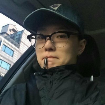 nocontextdddi's profile picture. ์ ์ํฉ๊ทน ์ ํ ๊ฒ ์ฌ๊ธฐ๋ ๋๋ฌผ์์ด์ผ
