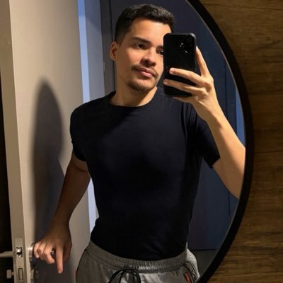 nathansayago's profile picture. Del Caribe 🇻🇪 | Ingeniero Industrial | Coffee addict