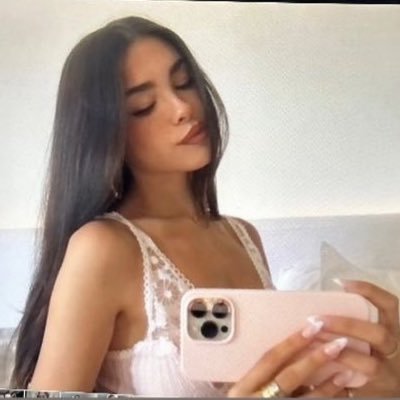 sbscarpenter's profile picture. fan account