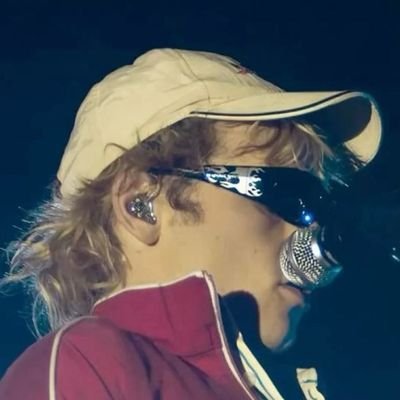 halsyzain's profile picture. it's a fucked up world, what do you get? sex, drugs and halsey {fan account}