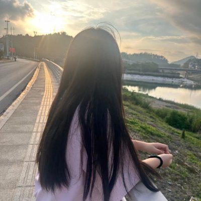 malu190591's profile picture. 