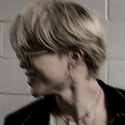 jmsvy's profile picture. ⠀   ⠀   ⠀  ͏ ͏ ͏ gatinhos, bts, livros e friends