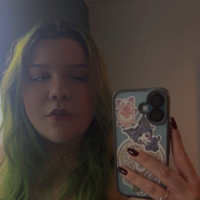 CanvasOfLifes's profile picture. POST TENEBRAS LUX 🌓 Y al final, llegó el principio del caos y el desorden. 🗡️ Performance as lifestyle 🎭 Ser arte encarnado. •She/Her•