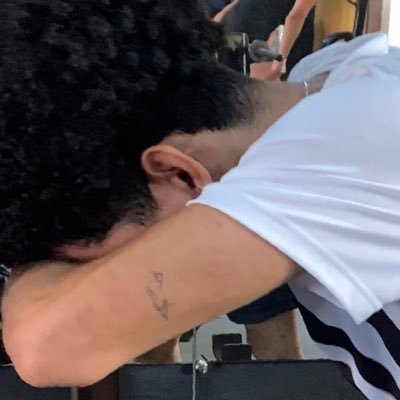 doceedengoso's profile picture. Romântico, sem vergonha e deslavado