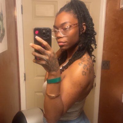 shesotknee's profile picture. VA📍snap: @ItsMeTknee Insta: @2kna_ Virgo ♍️ Boylie & Girlie ❤️ Live Life. Be Happy