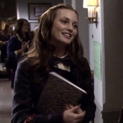 iostessa_'s profile picture. may blair wardolf, rory gilmore, & elle woods live rent-free in my soul 🧘‍♀️ | digital diary of a working reviewee • RPm '26 by God's grace 🌸