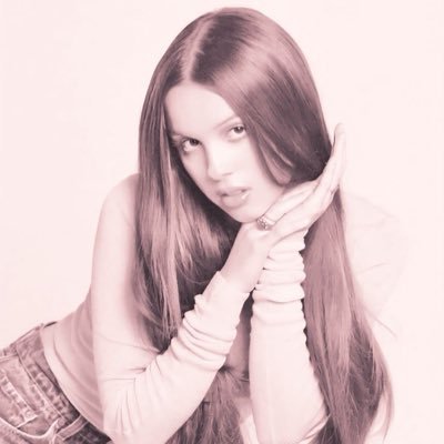 _tehesophietehe's profile picture. ⋆ ˚｡⋆୨୧˚ precarious aquarius ˚୨୧⋆｡˚ ⋆ | #1 would’ve could’ve should’ve stan 💗