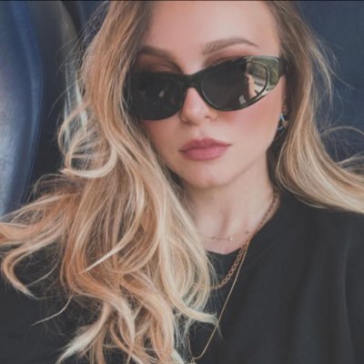 karine_bea32008's profile picture. Enjoy the present moment 🥀