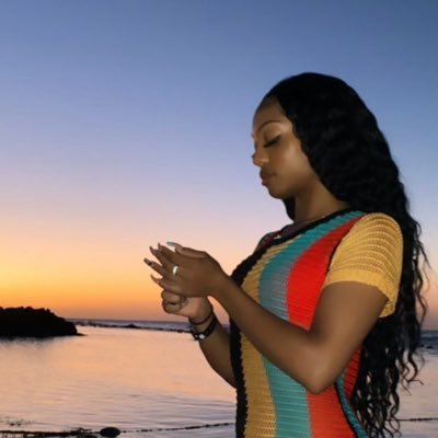 sistaaasistaa_'s profile picture. 