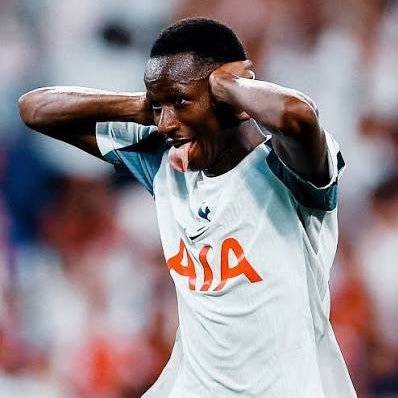 Chewyso1o's profile picture. 18 | @SpursOfficial @England @McLarenF1 (#81 #4) | “I need to be myself, I can’t be no one else” | UEL 25 🏆 (@TheGreenParty)