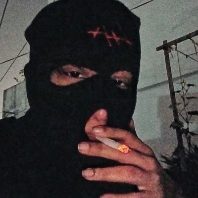 dysthymiatron's profile picture. IIFWY @mackiverze