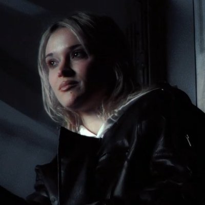 wolfecrimsonn's profile picture. multi-fan (esp lolo zouaï) and personal account