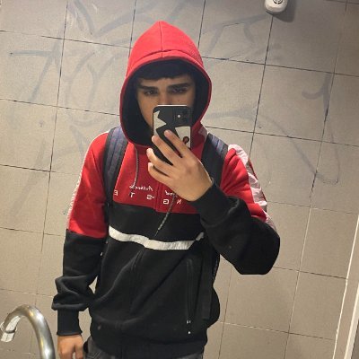 NicS_ez's profile picture. Chileno anticomunista de corazón
No odio a las personas, odio la ideología que siempre termina en pobreza, censura, colas y fosas comunes.
Chile libre 💪