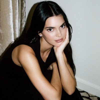 knjenrx's profile picture. Parody Account. Unofficial. Commentary. Not Affiliated with @kendalljenner @drink818