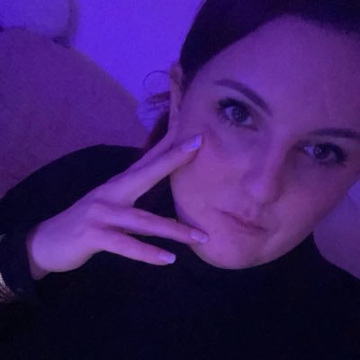 wena_du28's profile picture. Insta 📷 : wenaa_xo Tik Tok 🎥 : wenaa_xo_g        Snap 👻: wenabalbin28