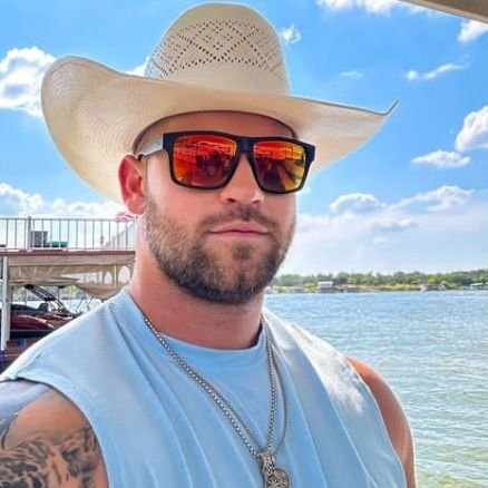 josea3522855042's profile picture. 