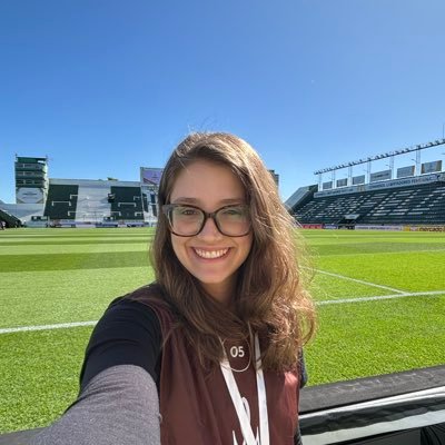 bi_anacletof's profile picture. Jornalista pela UFSC | compro mais livros do que leio • falo mais sobre futebol do que jogo • futebol feminino • @futdasminass • @CanalGOATBR