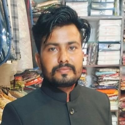 Sharma_1996_'s profile picture. मैं ॲंधरे में नहीं रहता, ॲंधेरा मुझमें रहता है..... #एकांत 🧘🏻